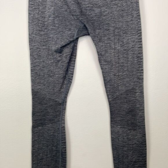 Athleta Seamless Training Compression Tights. Dark Grey. Size Medium. - Picture 8 of 11